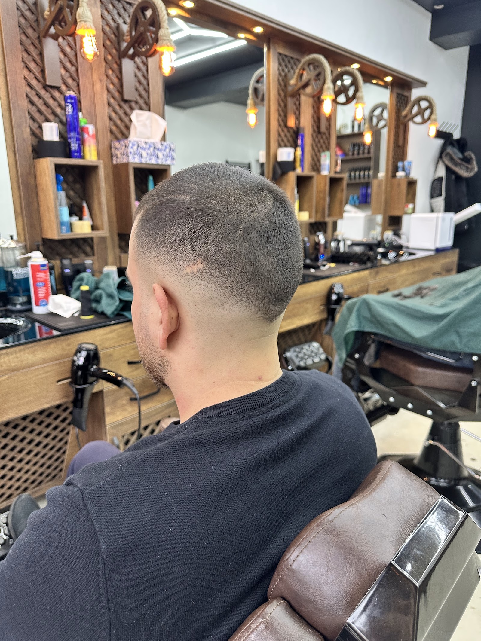 ORLEAN Friseurmeister – Salon-Atmosphäre in Duisburg-Bergheim